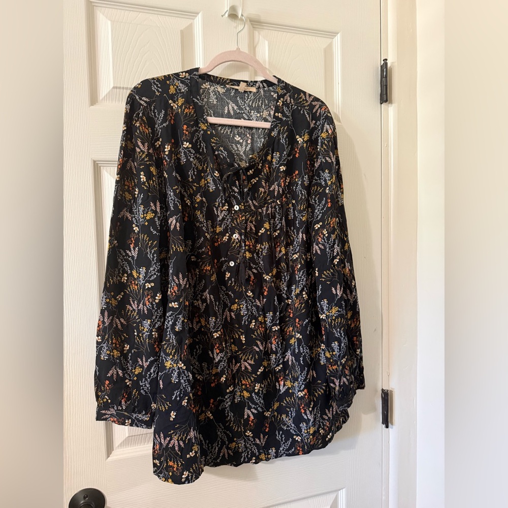 Black Floral Button-Front Long Sleeve Blouse